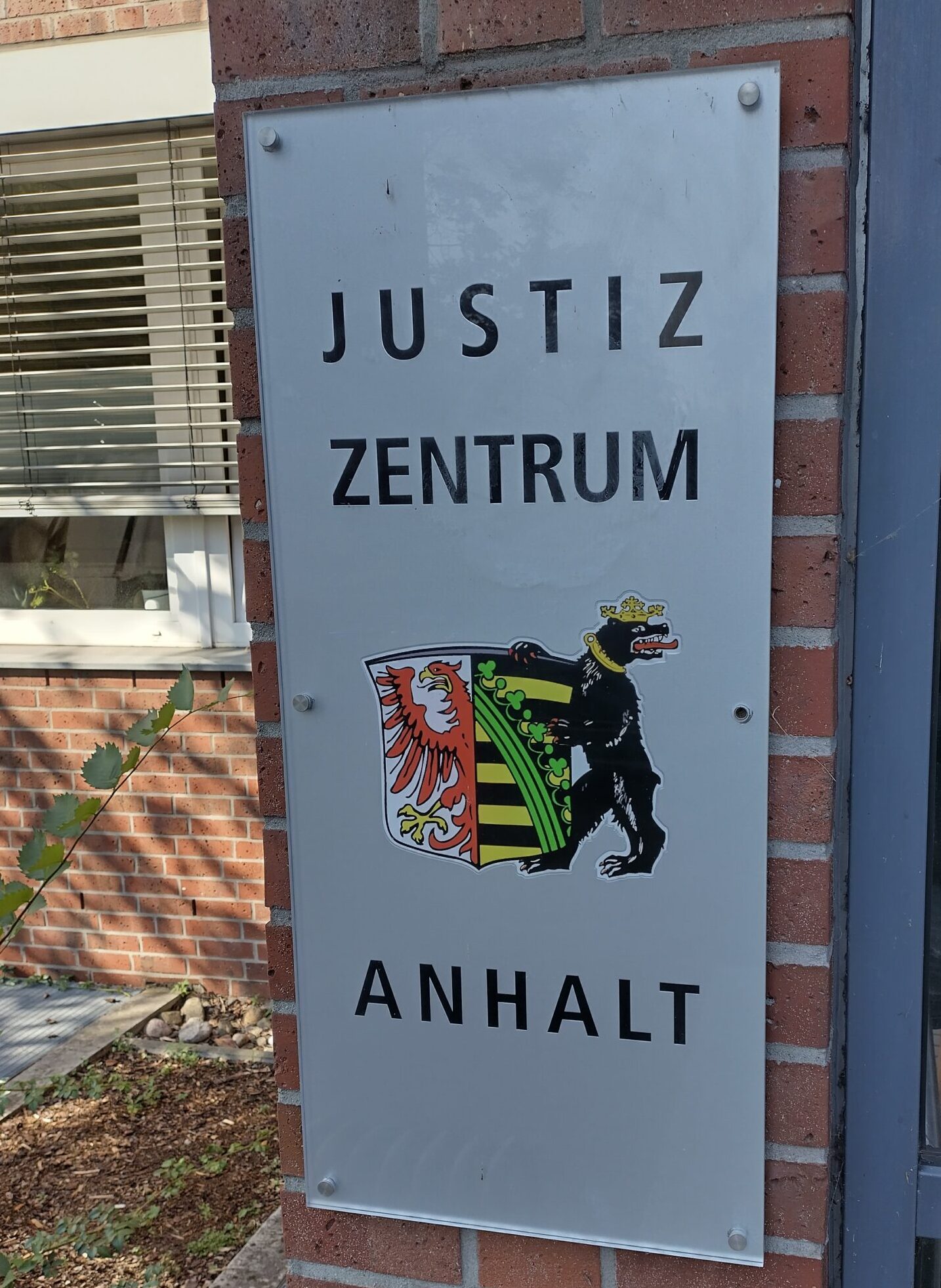 Anklageerhebung wegen § 86a (Verwenden von Kennzeichen verfassungswidriger Organisationen)